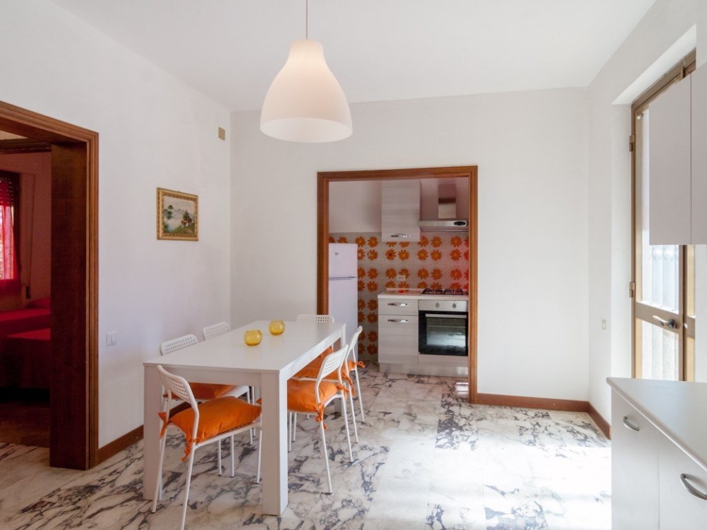 Appartamento in affitto a Follonica via Isola Corsica,