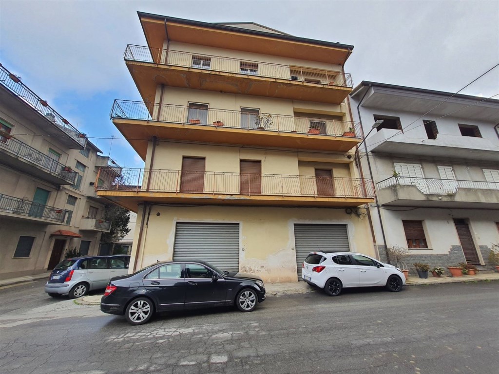 Appartamento in vendita a Taurianova via Dante Alighieri 40