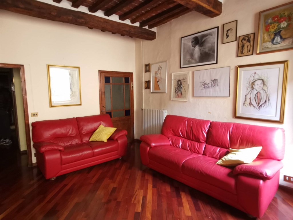 Casa a Schiera in vendita a Lucignano