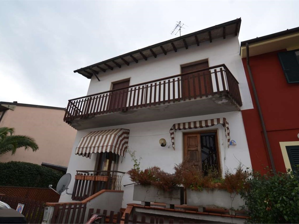 Villa a Schiera in vendita a Montecatini-Terme