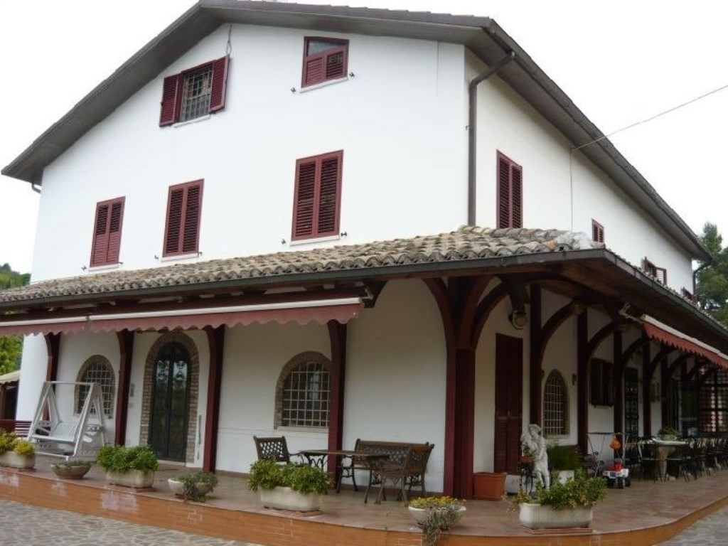 Casa Indipendente in vendita a Pesaro