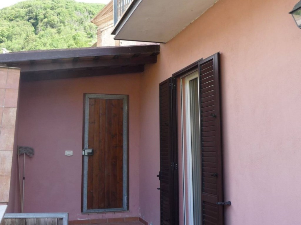 Appartamento in vendita a Fabriano frazione Valleremita