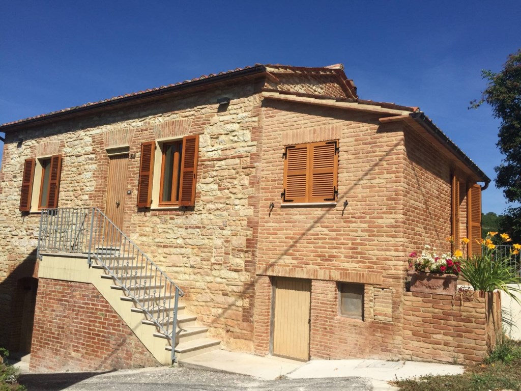 Casa Indipendente in vendita a Fabriano frazione Moscano