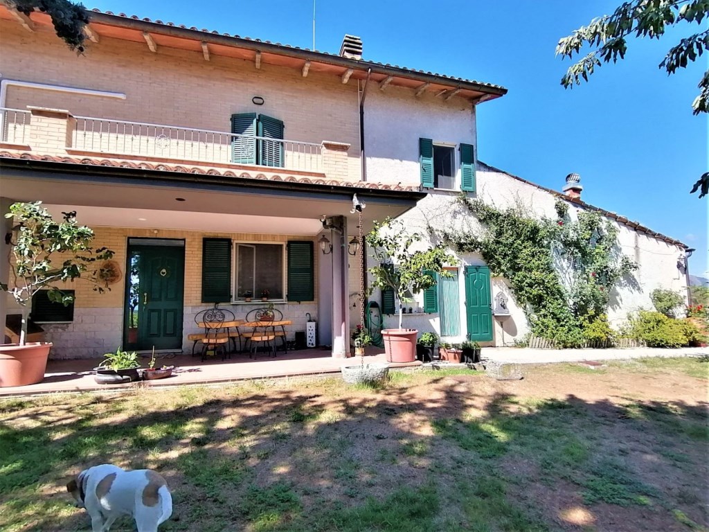 Casa Indipendente in vendita a Fabriano frazione San Donato