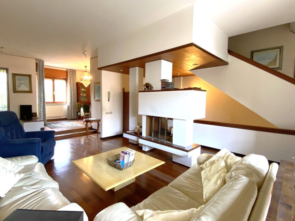 Villa a Schiera in vendita a Fabriano via Serraloggia 144