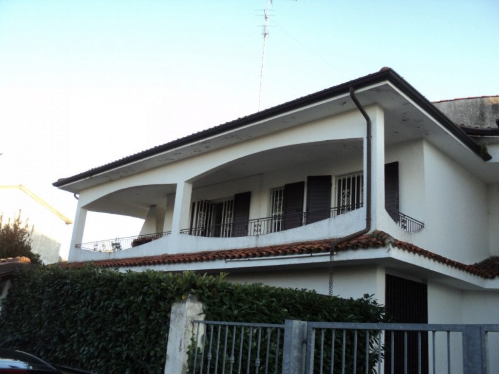 Casa a Schiera in vendita a Comacchio viale sudan 27