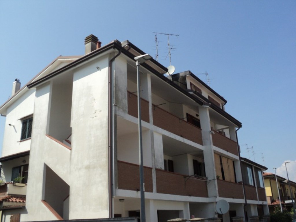 Casa a Schiera in vendita a Comacchio via pola 29