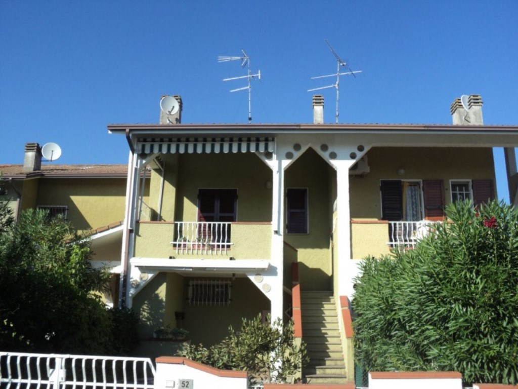 Casa a Schiera in vendita a Comacchio via panama