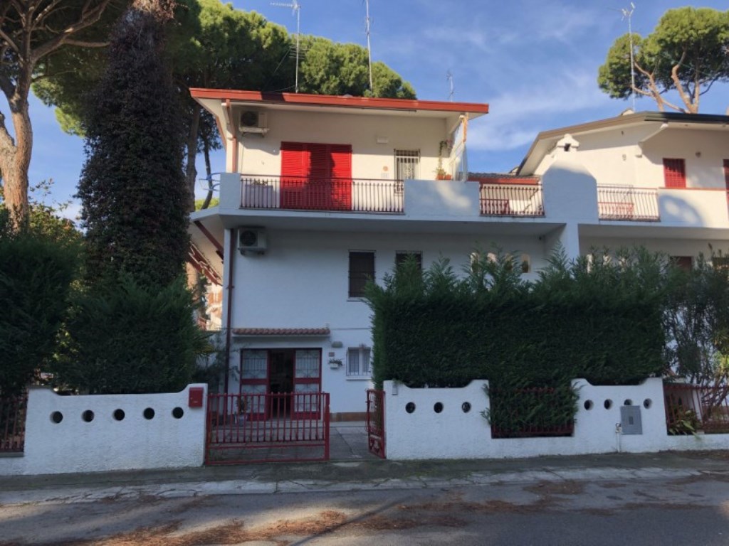 Casa a Schiera in vendita a Comacchio via tiziano 31