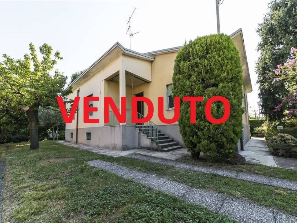 Villa in vendita a Villasanta via Vespucci 23