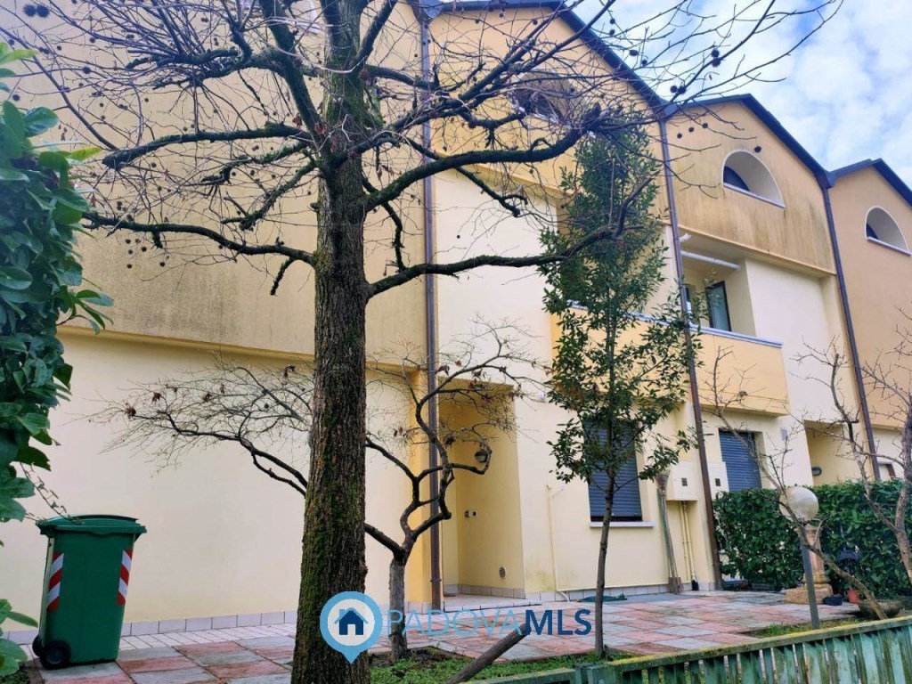Villa a Schiera in vendita ad Abano Terme via Monteortone