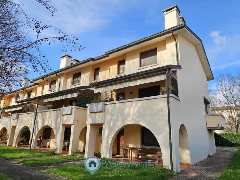 Villa a Schiera in vendita a Padova via Luxardo