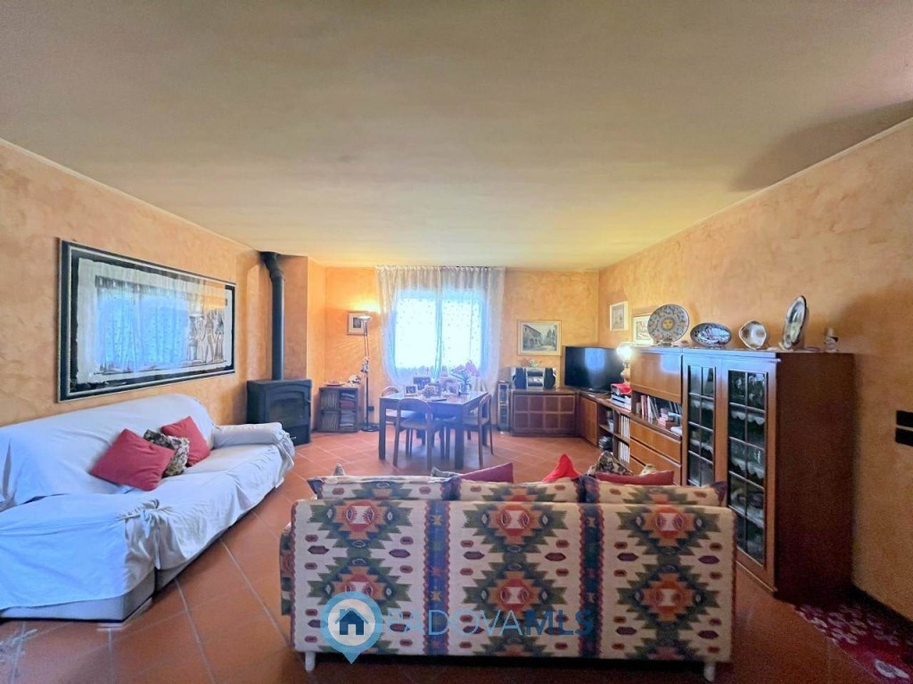 Villa Bifamiliare in vendita a Saccolongo via On. Aldo Moro 8