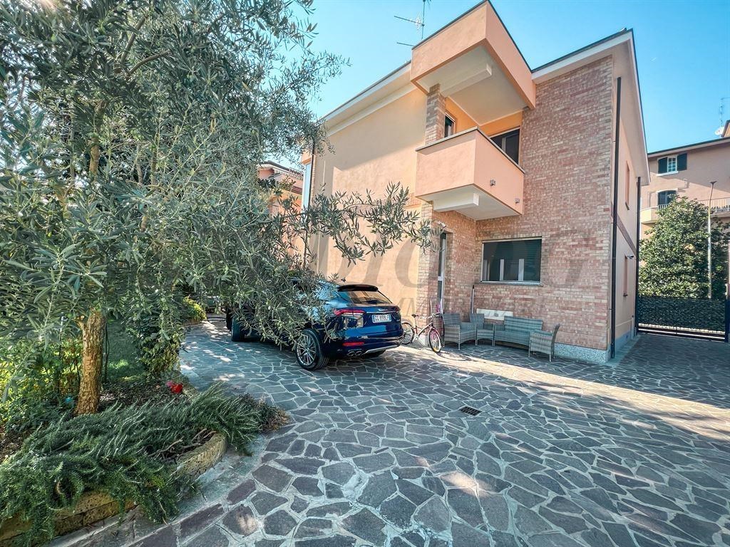 Villa in vendita a Desio via Amatore Sciesa