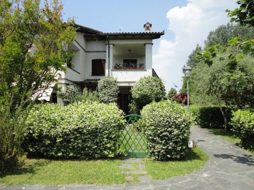 Villa a Schiera in affitto a Forte dei Marmi