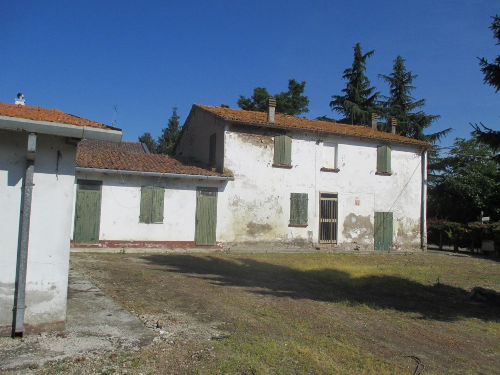 Casale in vendita a Cesena