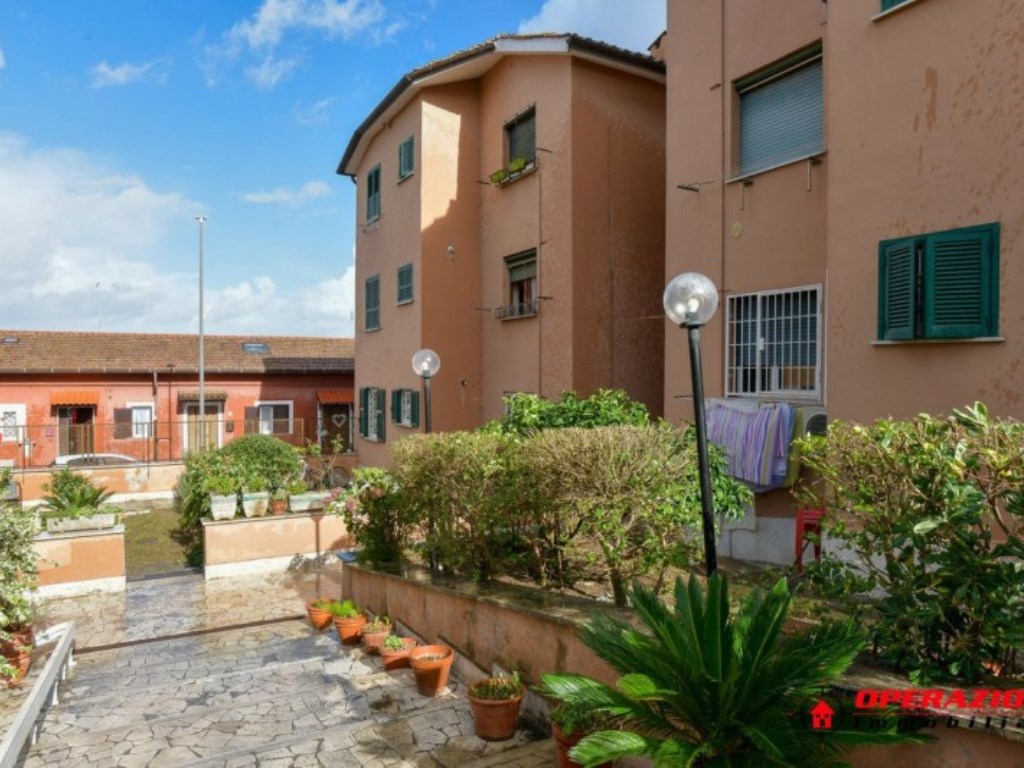 Appartamento in vendita a Roma via degli andreozzi