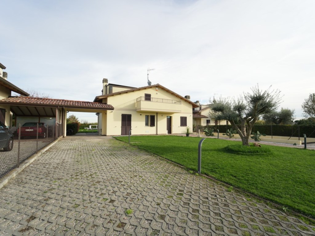 Villa in vendita a Rimini via Osteria del Bagno, 30