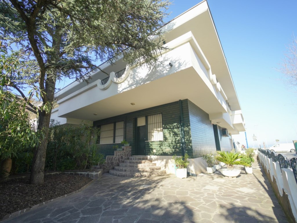 Porzione di Casa in vendita a Bellaria-Igea Marina via Flacco Perseo, 2