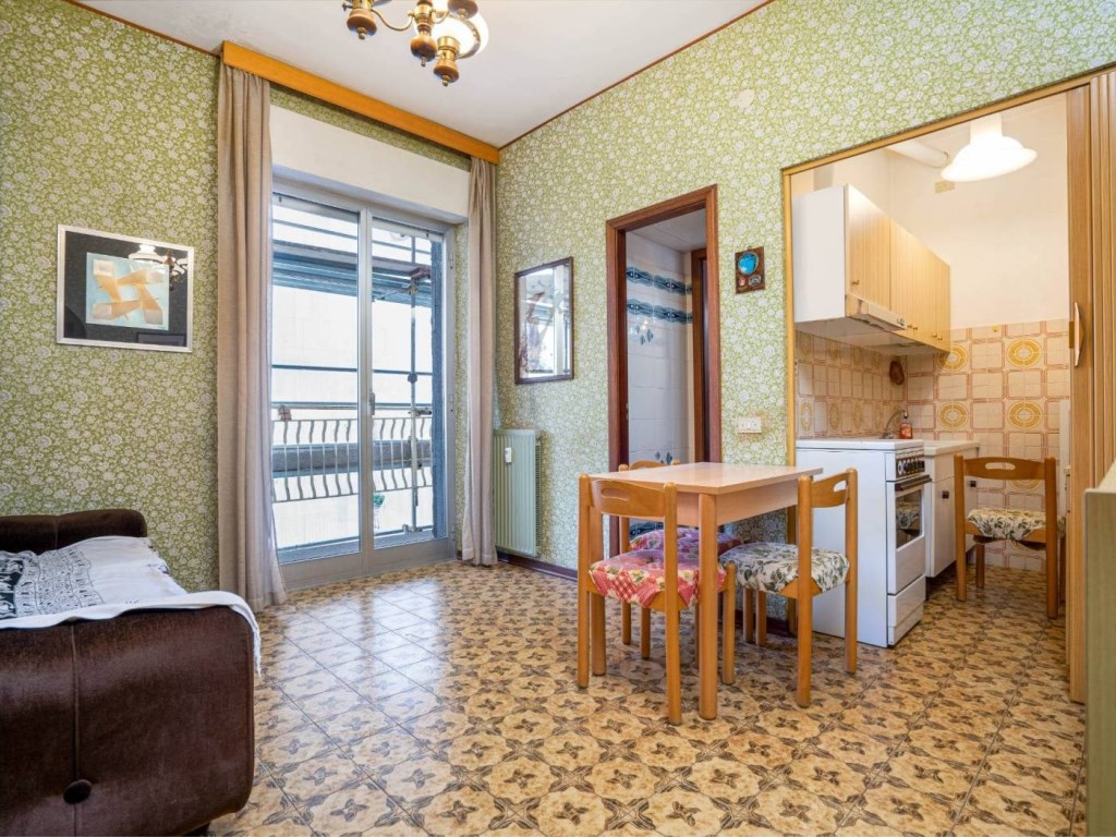Appartamento in vendita ad Andora via Camillo Benso di Cavour, 27