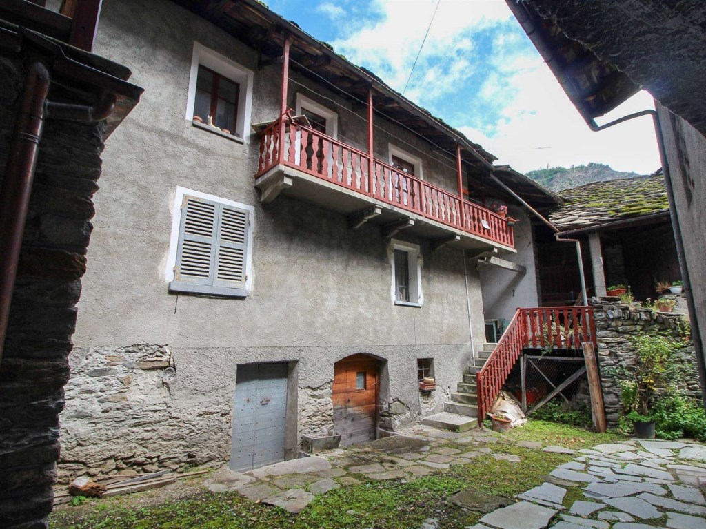 Casa Indipendente in vendita ad Arvier via San Sulpizio