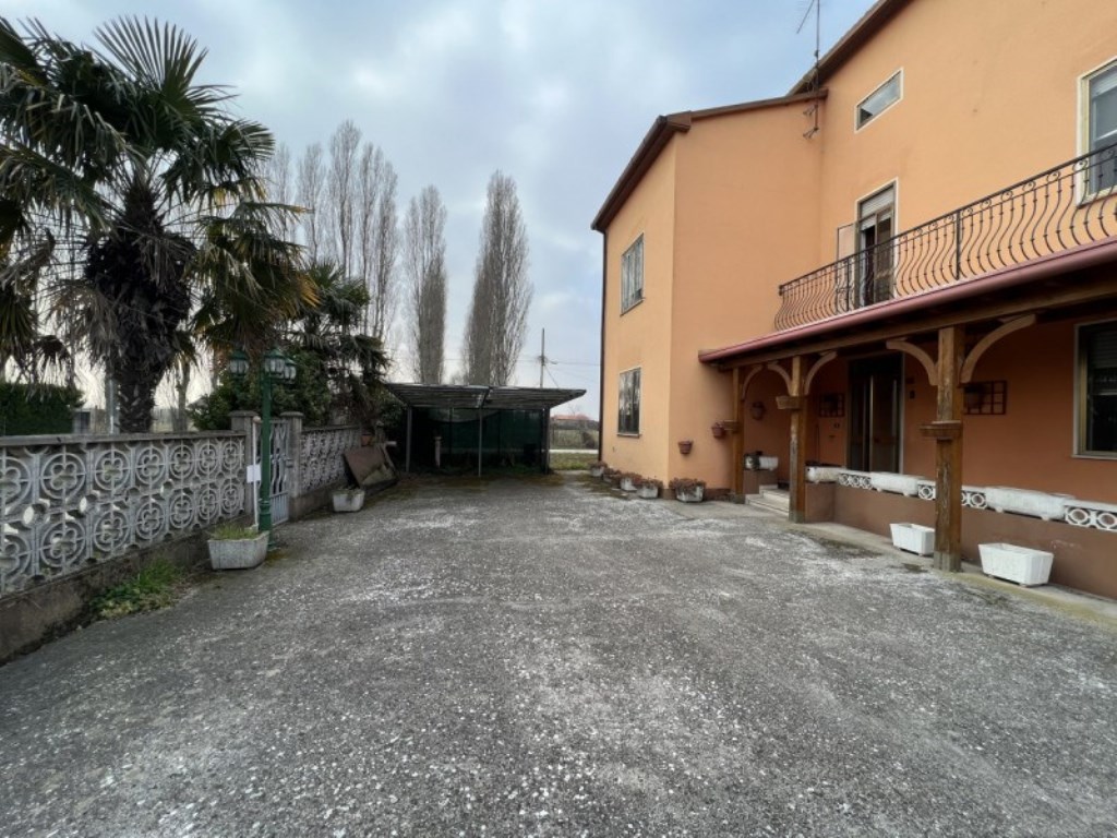 Casa Indipendente in vendita a Chioggia via Canal di Valle