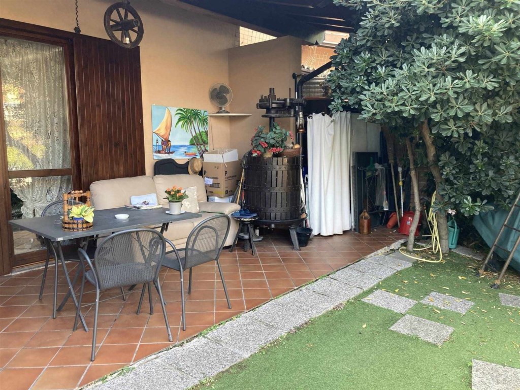 Villa a Schiera in vendita a Desenzano del Garda via gandhi 10