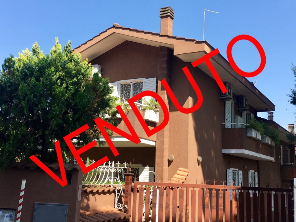 Villa a Schiera in vendita a Roma roma vai dei Baglioni,20