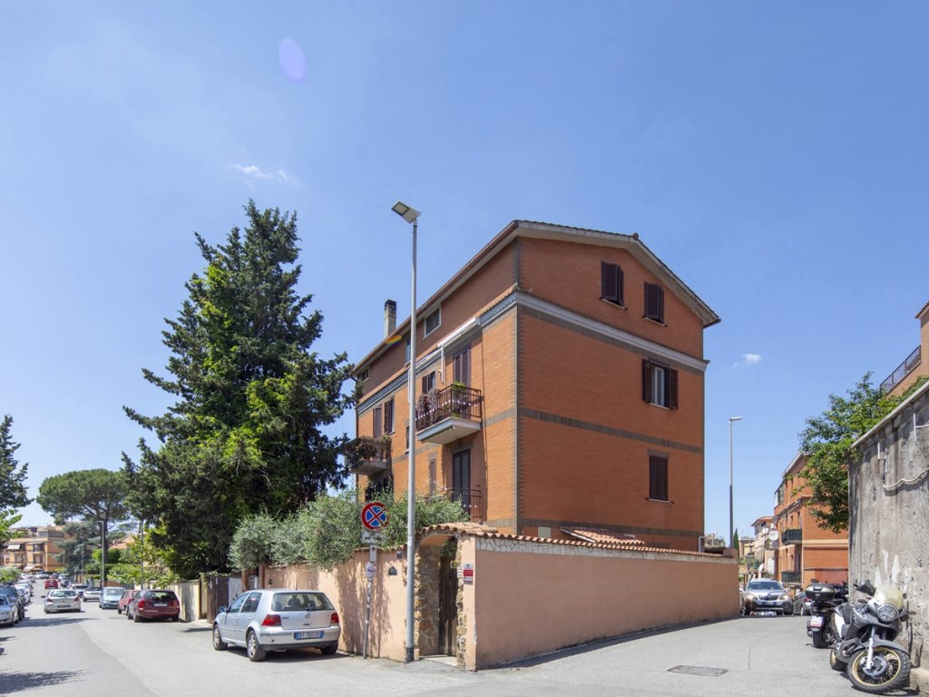 Appartamento in vendita a Roma roma Degli Scaligeri,36