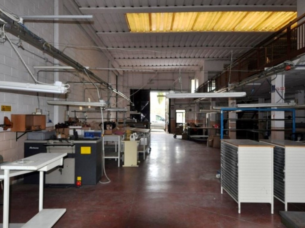 Laboratorio in vendita a Cavriglia santa Barbara
