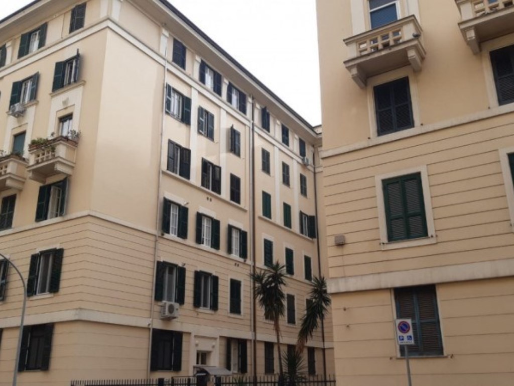 Appartamento in vendita a Roma via paolo paruta