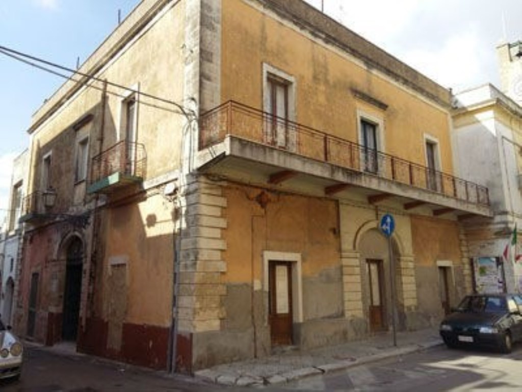 Palazzo in vendita a Supersano via Vittorio Emanuele