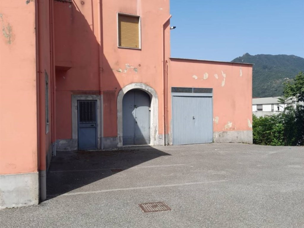 Casa Semindipendente in vendita a Salerno via degli etruschi 71