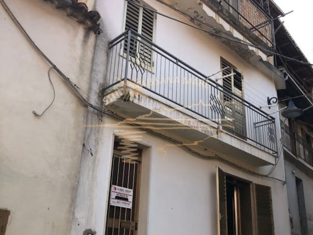 Casa a Schiera in vendita a Reggio di Calabria via Luigi Cadorna, 10
