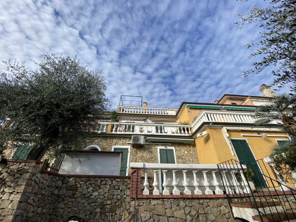 Appartamento in vendita a San Bartolomeo al Mare vico Chiuso, 6