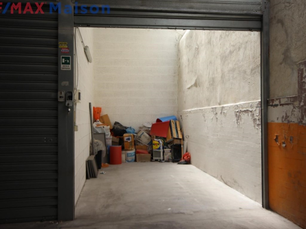 Garage in vendita a Roma via Ferdinando Ughelli, 34