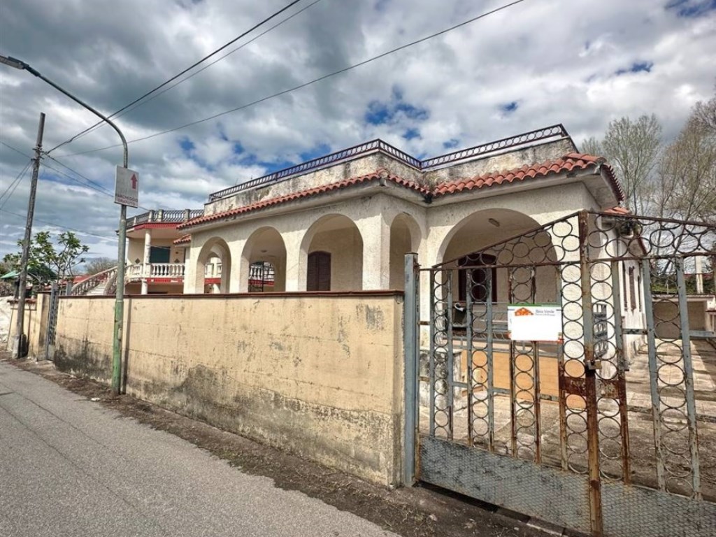 Villa in vendita a Castel Volturno
