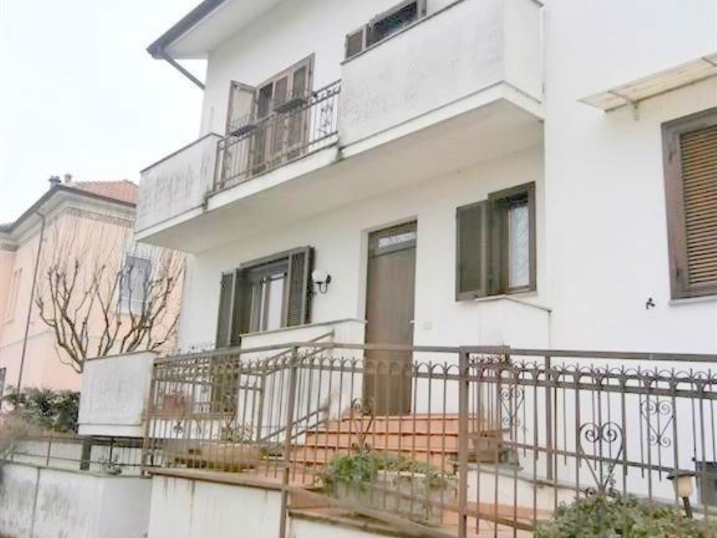 Villa a Schiera in vendita a Mortara vicinanze stazione fs