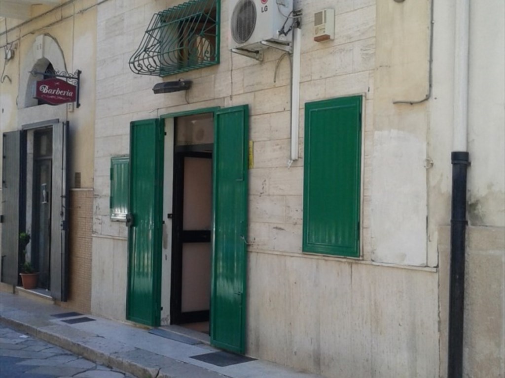 Locale Commerciale in affitto a Cerignola via Santa Maria del Carmine