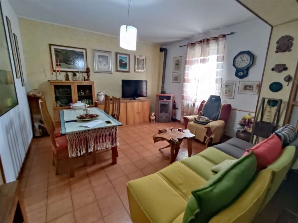 Porzione di Casa in vendita a Torgiano via bastia 15