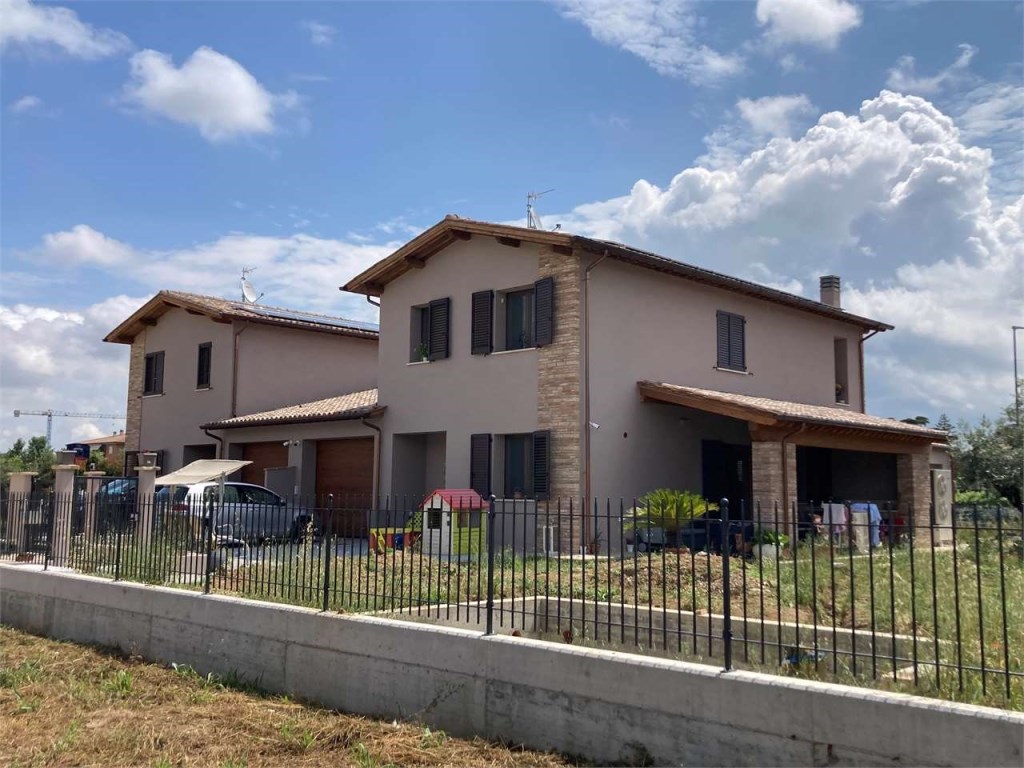 Villa Bifamiliare in vendita a Deruta