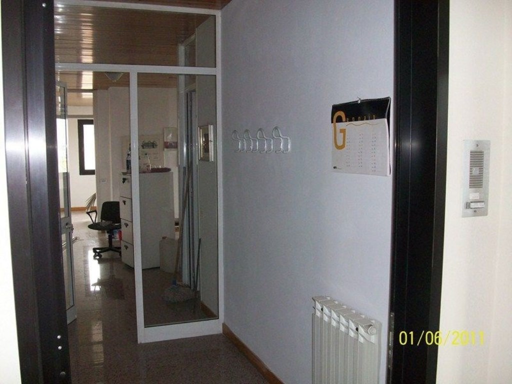 Ufficio in affitto a Carrara