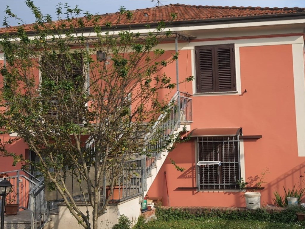 Casa Indipendente in vendita a Castelnuovo Magra