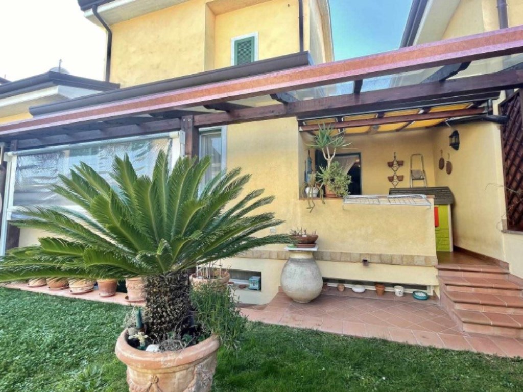 Casa Semindipendente in vendita a Castelnuovo Magra
