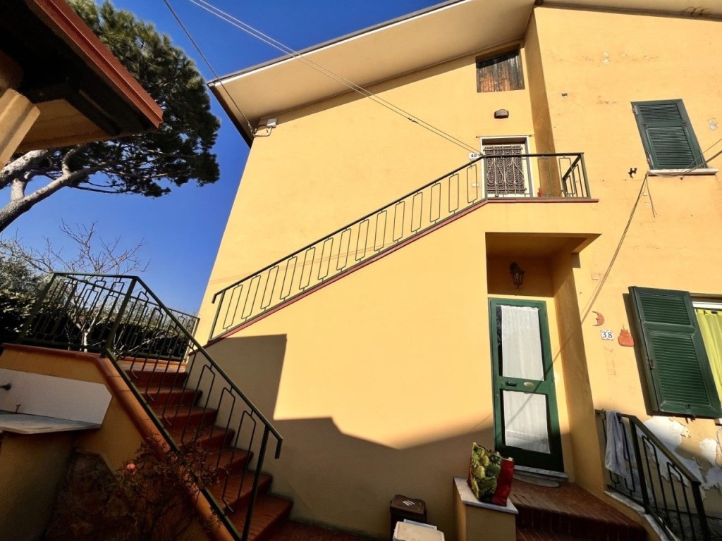 Casa Semindipendente in vendita a Vezzano Ligure