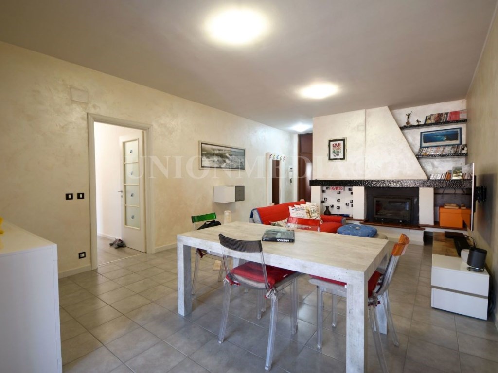 Appartamento in vendita a Luni via Palmiro Togliatti,