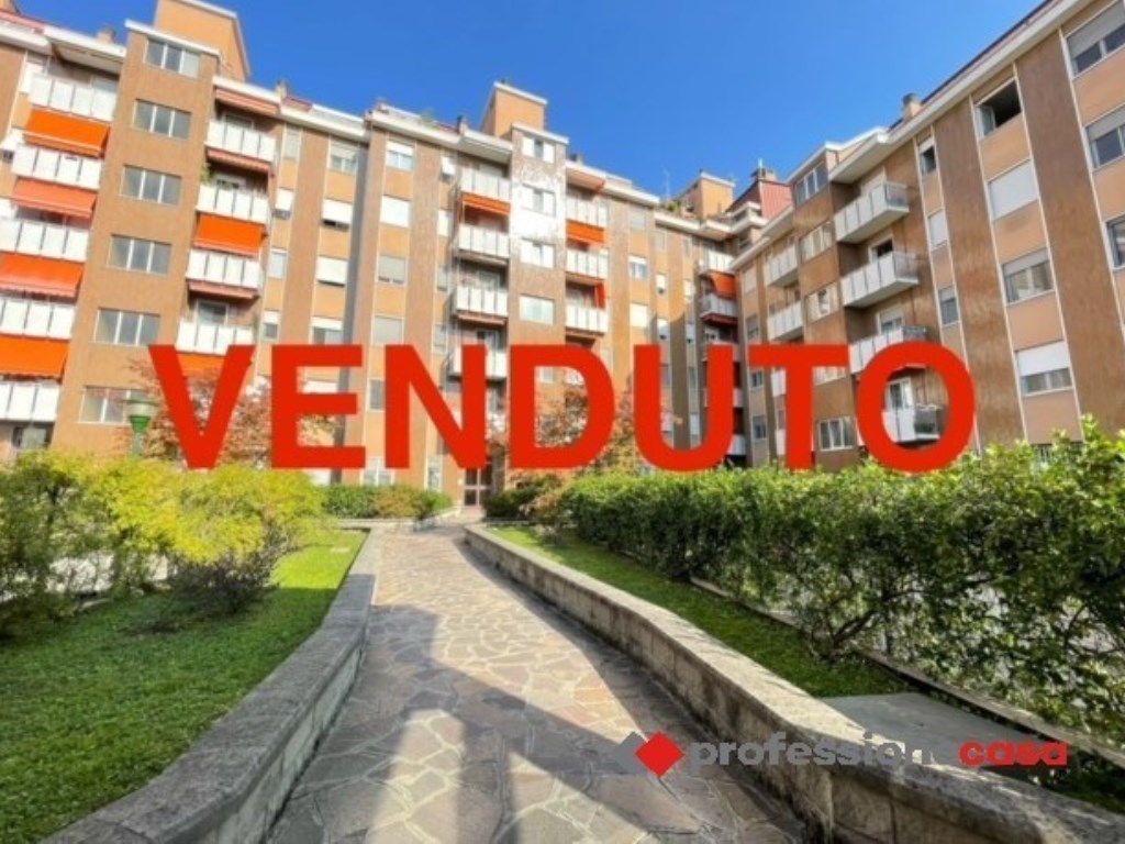 Appartamento in vendita a Cesano Boscone cesano Boscone Silvio Pellico,1