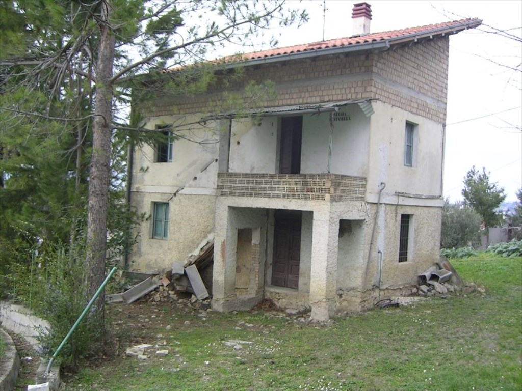 Casa Indipendente in vendita a Bucchianico contrada Pantanella
