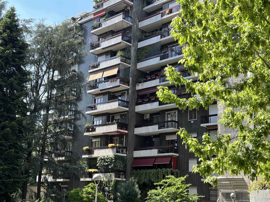Appartamento in vendita a Milano via Mac Mahon 19