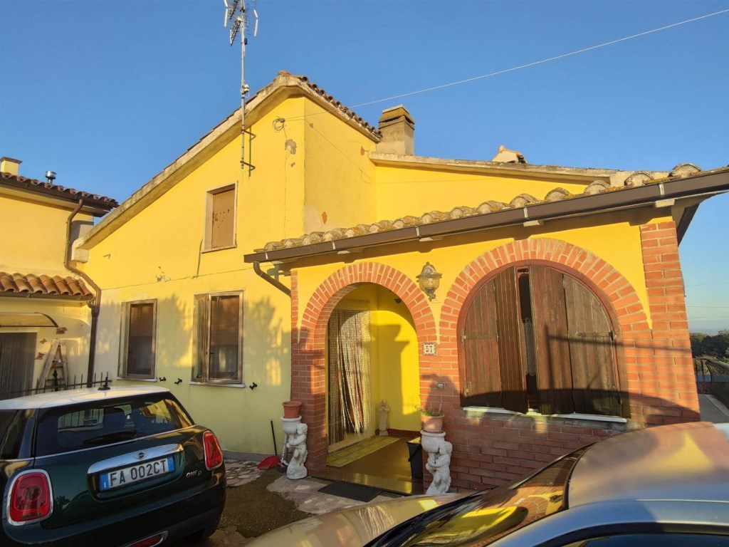 Casa Indipendente in vendita a Montefiascone